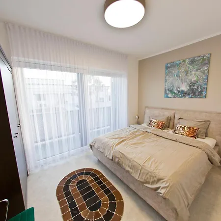 Monica V Penati Golf Sajdikove Humence